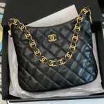 Black Sheepskin Size: 26*30*7*cm