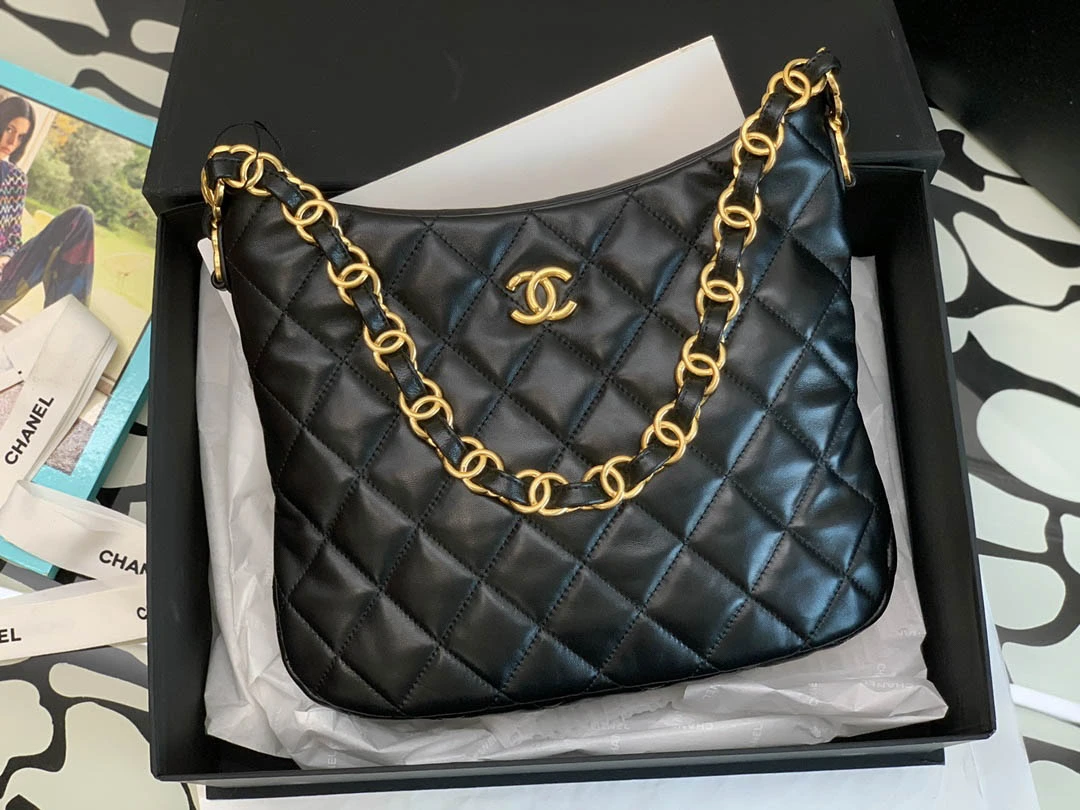 i423725dfa4204c739bfd041d3d8fb7f6.webp Black Sheepskin Size: 26*30*7*cm - Image 1