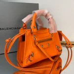 Balenciag Size: 18cm - Image 4