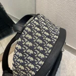 Classic duffel bag size:30*15*42cm - Image 4