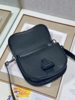 Gallop Messenger Bag Size: 20.5 x 16 x 5 cm Model: 033D - Image 7