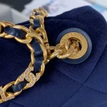 AS3450 Handbag with Diamond Chain Size: 20cm - Image 3