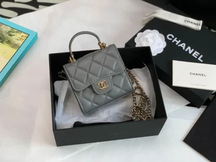 CHANE Size: 11*11*4cm