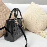 Dior Lady Dior five-compartment patent leather detail - Image 3