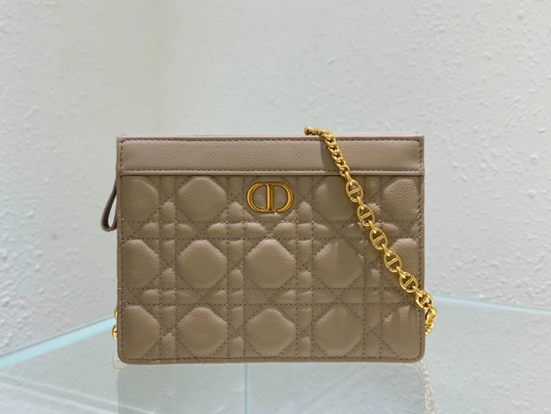 i5d30c1fb199722d11126fd7bc5fab299.webp CARO woc zipped clutch size:19x14x3 model:5106 - Image 1