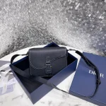 Dior Crossbody Bag Size: 23x18x6 cm