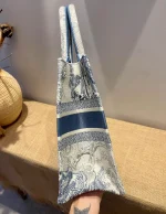 Book Tote Collection Size: 41.5cm 36cm - Image 5