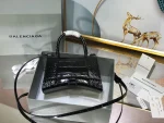 Balenciaga Paris Model: 23x10x24cm Size: 19x8x21cm - Image 4