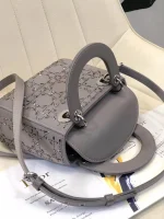 Grey leather shoulder strap with full original packaging - Image 5