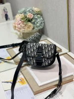 Gallop Messenger Bag Size: 20.5 x 16 x 5 cm Model: 033D - Image 6