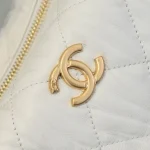 Chane Wrinkled Lambskin Size: 15 12.5 18cm - Image 4