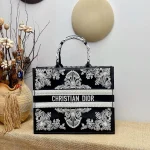 Book Tote Series Size: 41.5cm 36cm 22cm