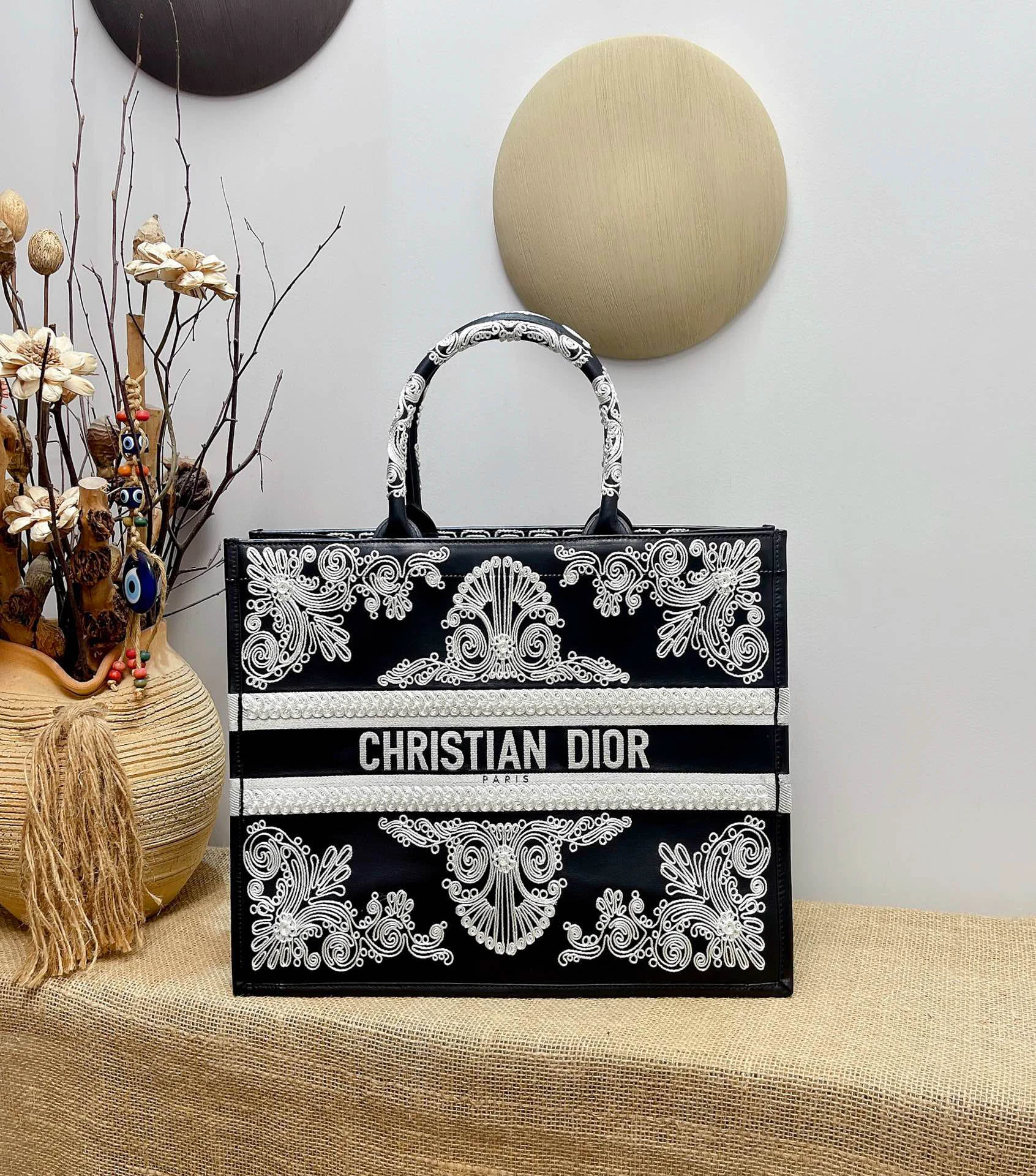 i6f09e762718214b0544c07dade5aabf4.webp Book Tote Series Size: 41.5cm 36cm 22cm - Image 1