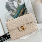 Can be one-shoulder, cross-body, handbag Size: 30.21.8cm