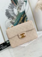 Can be one-shoulder, cross-body, handbag Size: 30.21.8cm