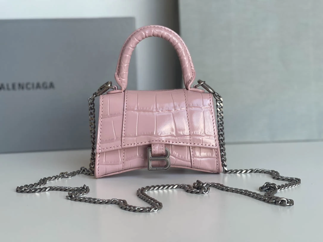 i70f80687ec30b3209faecccdcfe0dedd.webp Balenciaga hourglass bag Model: 169 Size: 12104.5cm - Image 1