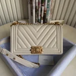 ?Chanel Calfskin Size:25x15x9cm