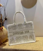 Book Tote Collection Size: 41.5cm 36cm 22cm - Image 3