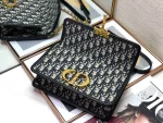 30 Montaigne Chain Crossbody Bag Size: 25.5cm - Image 3