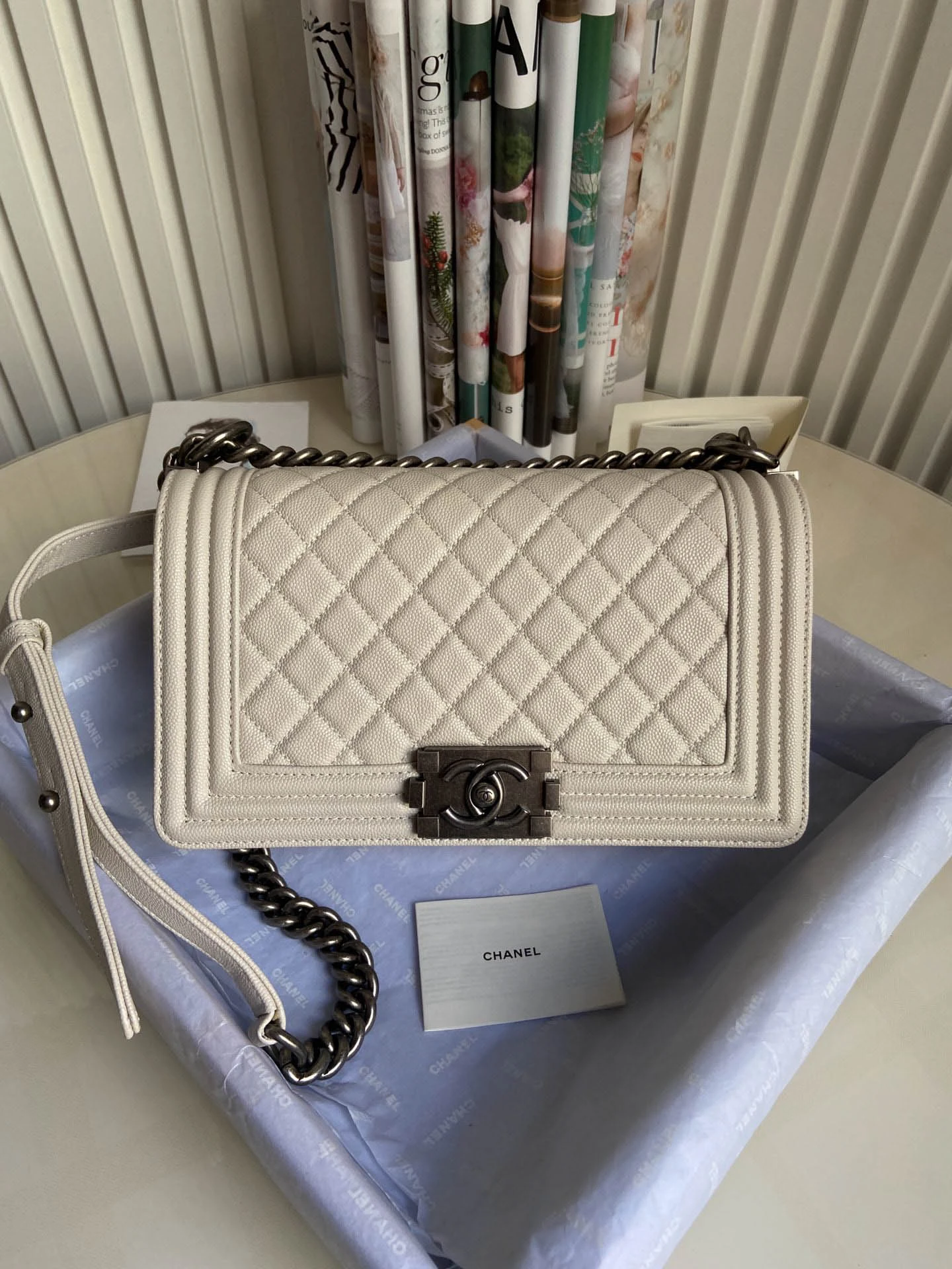 i8131c4a0d281d6edbf7b40e813045f83.webp ?Chanel Calfskin Size:25x15x9cm - Image 1