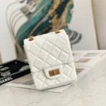 Chane Vintage Calfskin Size: 17 13.5 5.5cm Code: AS1326 02852