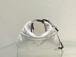 Caro Tulip Handbag Size: 25 x 16 x 2.5 cm