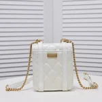 Chane Vintage Messenger Bag Style: 9062 Size: 14 *17* 4cm - Image 2