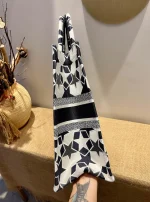 Book Tote Collection Size: 41.5cm 36cm - Image 5