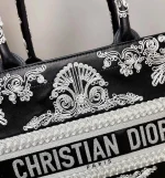 Book Tote Series Size: 41.5cm 36cm 22cm - Image 5