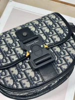 Gallop Messenger Bag Size: 20.5 x 16 x 5 cm Model: 033D - Image 8