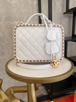 Chane Vanity case Vintage Cosmetic Bag Model: 93343 Size: 21cm - Image 4