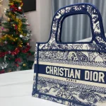 Book Tote Handbag Size: 22.5x24x8 cm - Image 5