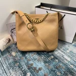 Chane Hippie Bag Model: AS2845 Size: 36 35.5 7