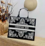 Book Tote Series Size: 41.5cm 36cm 22cm - Image 7