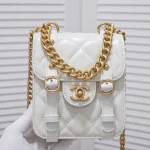 Chane Vintage Messenger Bag Style: 9062 Size: 14 *17* 4cm - Image 5