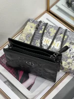 Caro Collection Diamond Chain Clutch Size: 19x14x3cm - Image 7