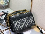 30 Montaigne Chain Crossbody Bag Size: 25.5cm - Image 6