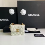 Calfskin Size: 12cmx9cm Ident No.: 2290