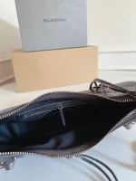 Balenciag Le Cagole Crossbody Bag Size: 33*16cm*8cm - Image 7