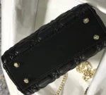 Dioramour Limited Edition Size: 17 x 15 x 7 cm Model : M0505 - Image 8