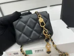 A68110 Chanel 22B Love Chain Waist Bag Size:7*10.3*2.5cm - Image 8