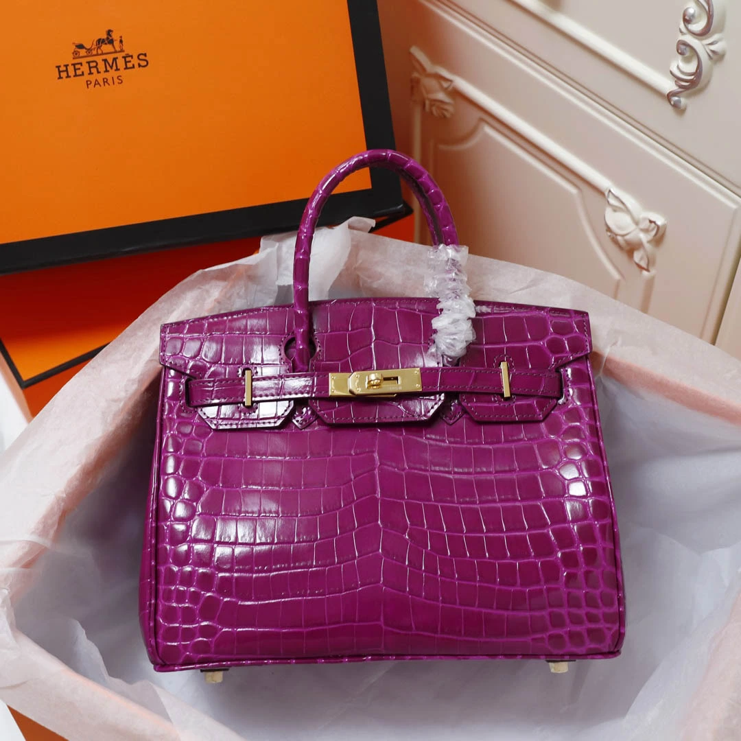 ibaaff65886b4240bc27509e89e8f9b0e.webp Birkin Hermes Size: 30cm - Image 1