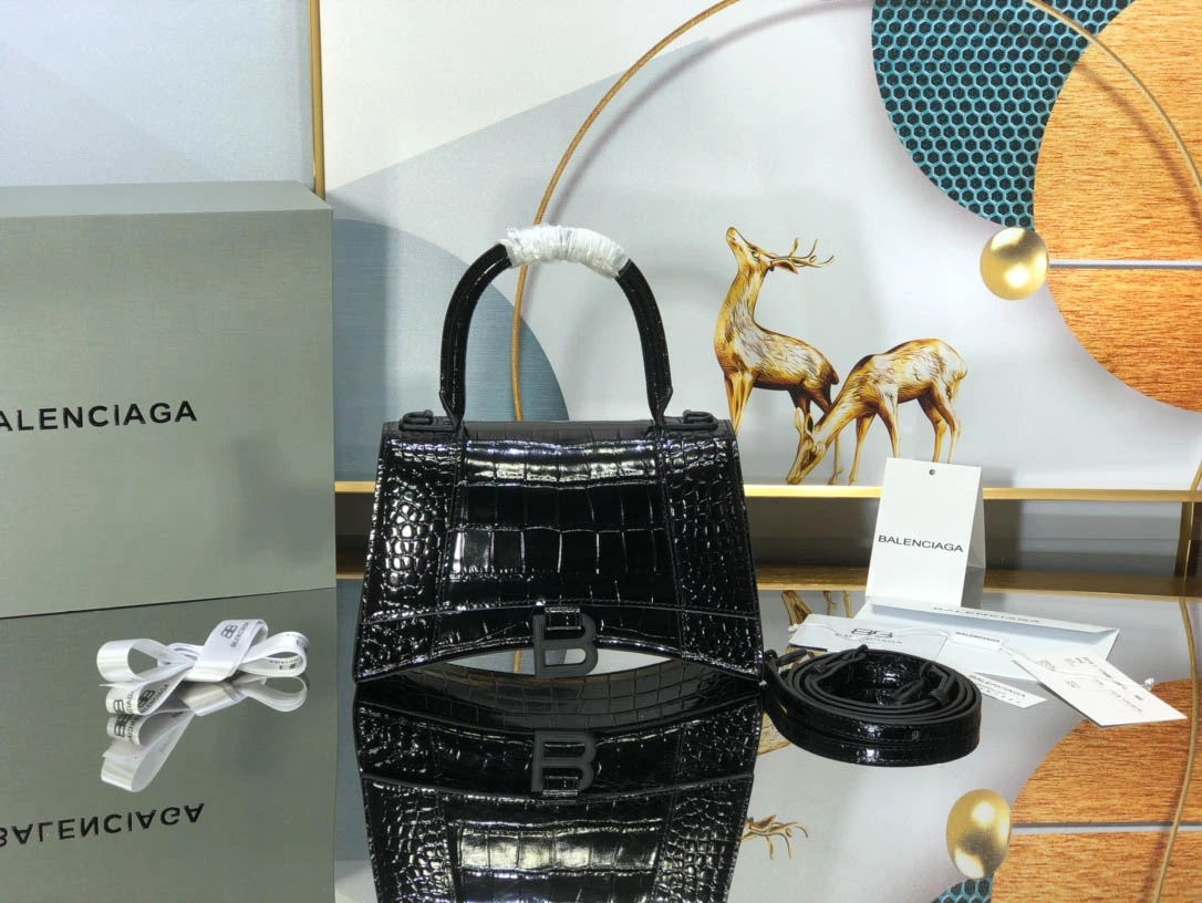 ibba02dbc2823b5fcc5cd3c79faf41a25.webp Balenciaga Paris Model: 23x10x24cm Size: 19x8x21cm - Image 1