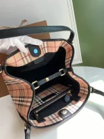 Calfskin bag Size:W25.5*H29*D10cm Code:400123 - Image 7