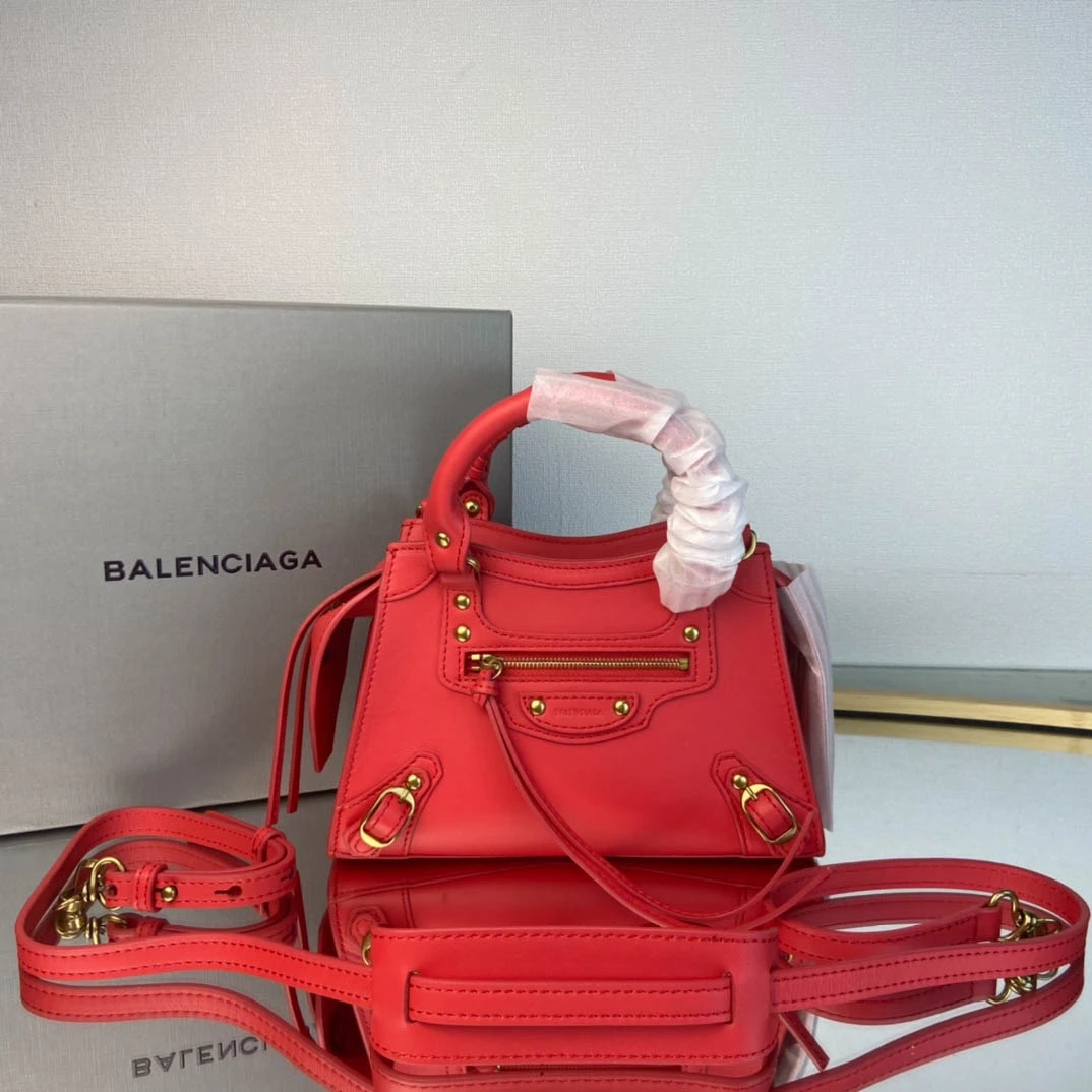 ic1381faa6570a0ad72f6df7ef48a0d1d.webp Balenciag Neo Classic - Image 1