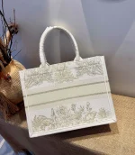 Book Tote Collection Size: 41.5cm 36cm 22cm - Image 7