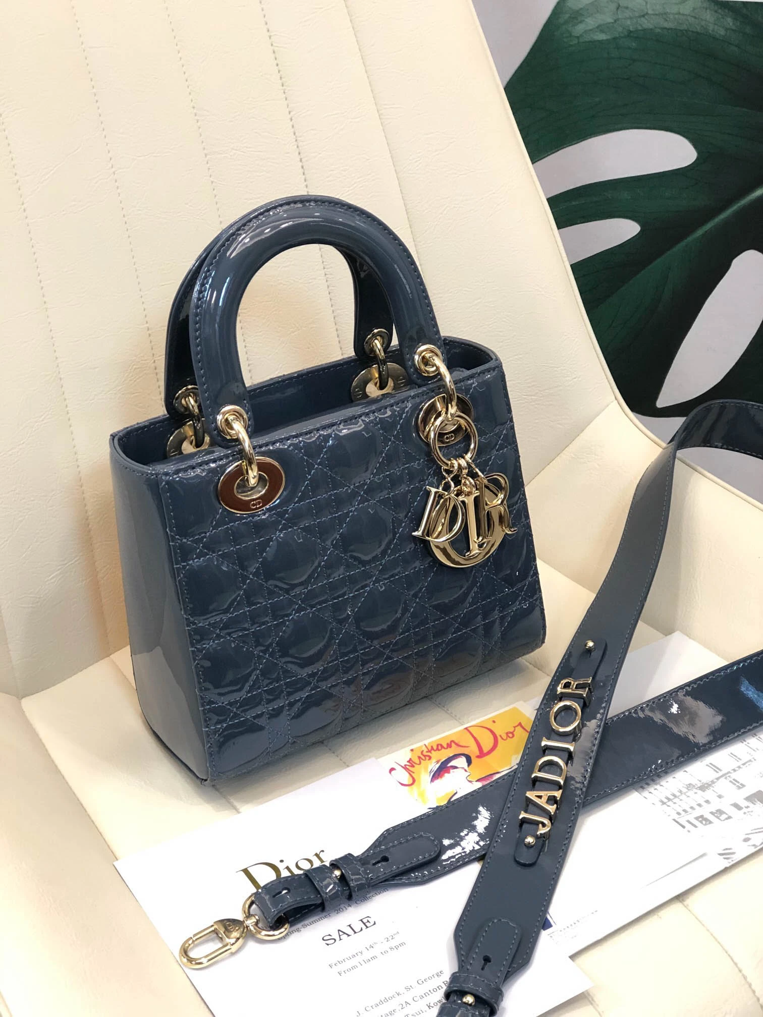 ic4f19ce35bea2ca4e899a028209ca5a0.webp ABCDior Calf Patent Leather Rattan Lattice Tote Size 20 x 16.5 x 8cm - Image 1