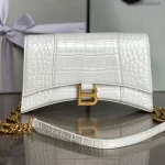 Crossbody bag Model: 198 Size: 22x13x5cm