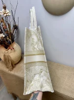 Book Tote Collection Size: 41.5cm 36cm 22cm - Image 9