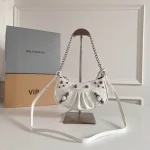 Crossbody bag Size: 20*11*4CM